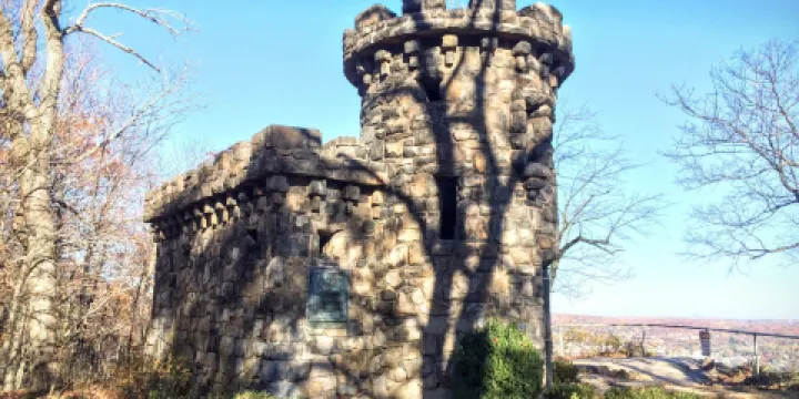 Women's Federation Monument