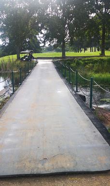 姆邦贝拉地方自治市