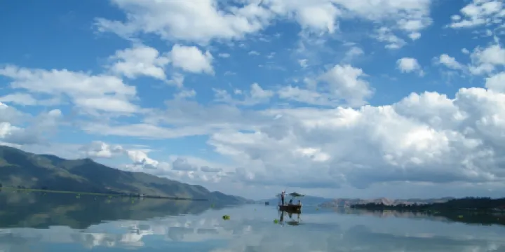 異龍湖遊船風景區