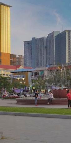 西哈努克铜像纪念堂-金边