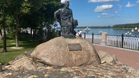 Monument to the Burlak