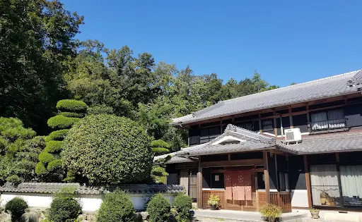 仲しい茸園