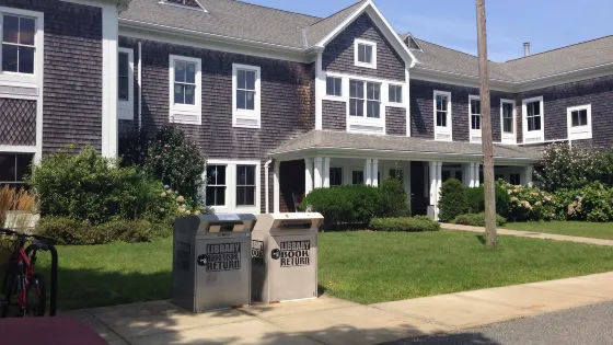 Oak Bluffs Public Library