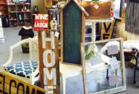 Hidden Treasures Flea Market Mall景点图片