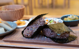 Genmai Onigiri Hitoyasumi