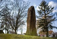Menhir (Hinkelstein)景点图片