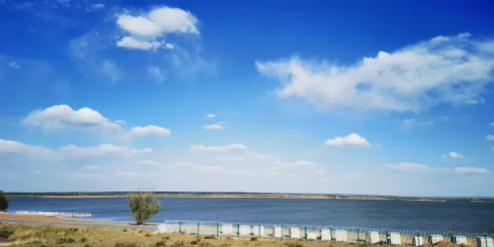 鄂爾多斯馬奶湖旅遊景區