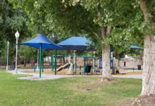 Perret Park景点图片