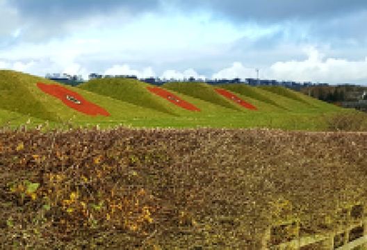 Bathgate pyramids景点图片