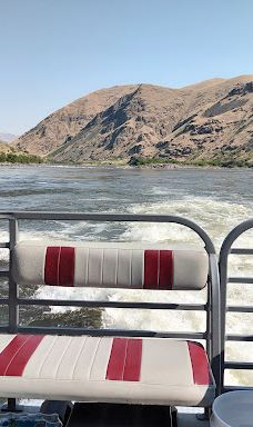 Snake River Adventures and RiverQuest Excursions-内斯珀县