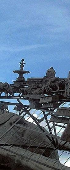 Monumento a los Colonizadores-马尼萨莱斯