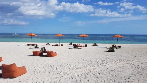 杜馬陸安海灘