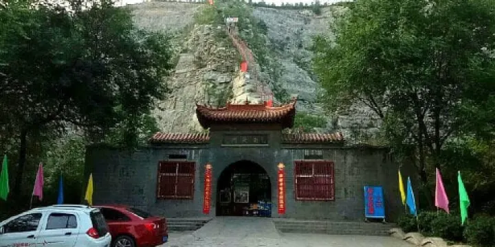 鳳凰山森林公園-南天門