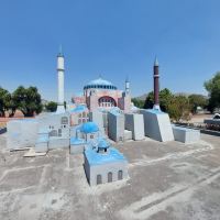 特拉尔内潘特拉图片