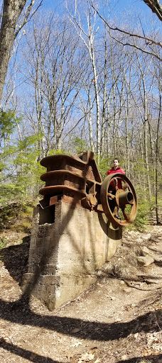 Mount Tom State Reservation-霍利奥克