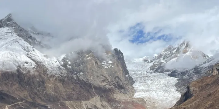 天然石宮噶底山景區