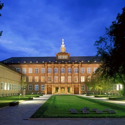 德国柏林+莱比锡+汉诺威+汉堡7日6晚私家团