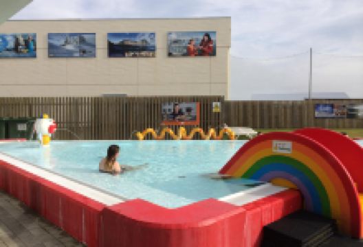 Hofn Swimming Pool景点图片
