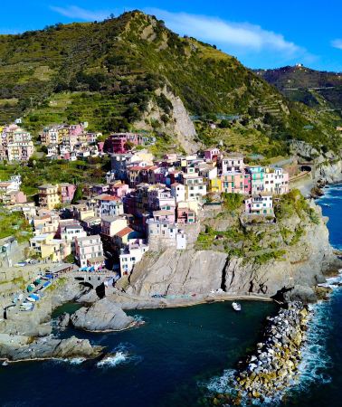 4D3N • Italy : Milan + Pisa + Cinque Terre + Visiting the World Heritage and Exploring the Colorful Fishing Villages to Stroll Along the Rainbow Trail