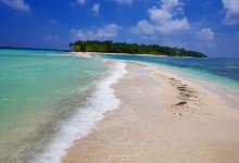 Omadhoo Beach area景点图片