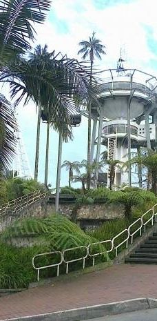 Monumento a los Colonizadores-马尼萨莱斯