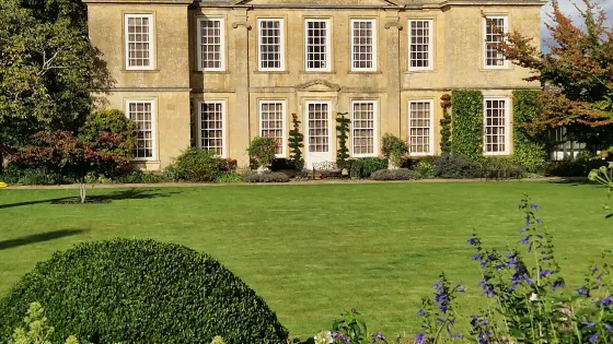 Bourton House Garden