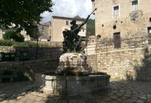 Fontaine de Neptune景点图片