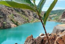 Rusila Small Blue Lake景点图片