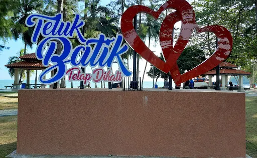 Pantai Teluk Batik