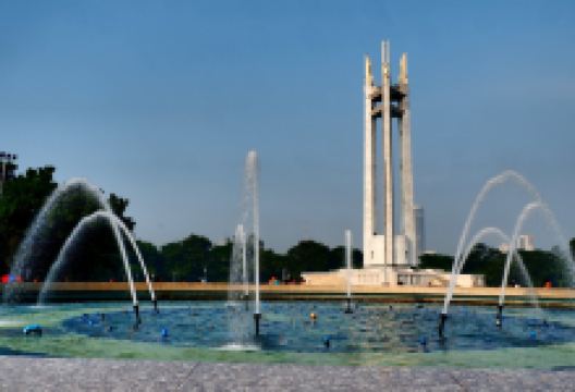 奎松圆形纪念广场景点图片