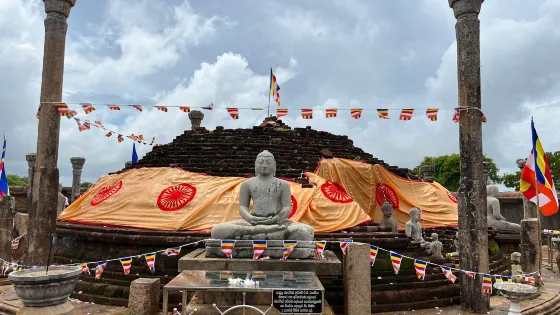 Girihandu Seya Temple