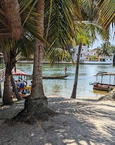 Assinie la passe-阿迪亚凯