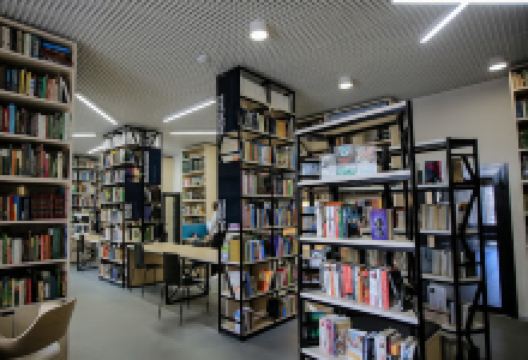 Fargʻona viloyat kutubxonasi景点图片