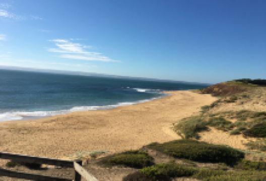 Flynns Beach景点图片