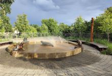 Fontaine de la place Onywahtehretsih - Wendake, Québec景点图片