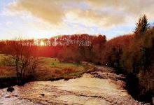 East Calder Waterfall景点图片