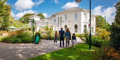 Penlee House美術館和博物館