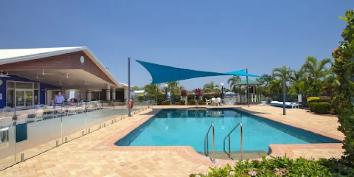 Carlyle Gardens Arts & Crafts Market