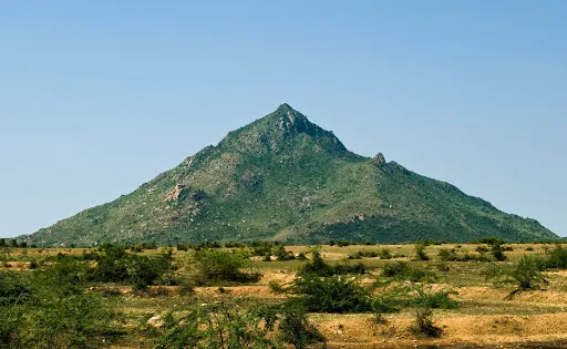 阿如那查拉山