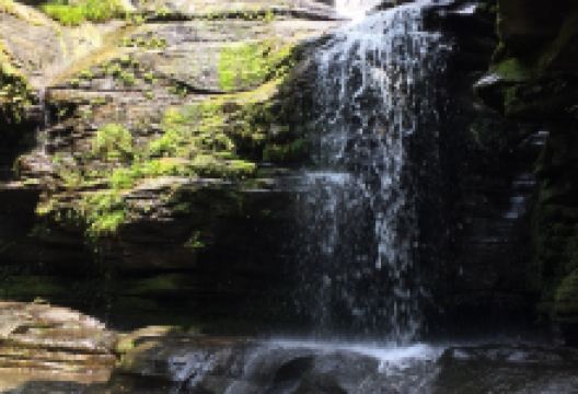 Tsuganeotoshi Falls景点图片