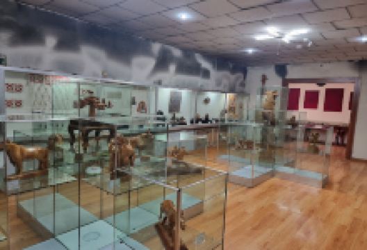 Ovorhangai Museum景点图片