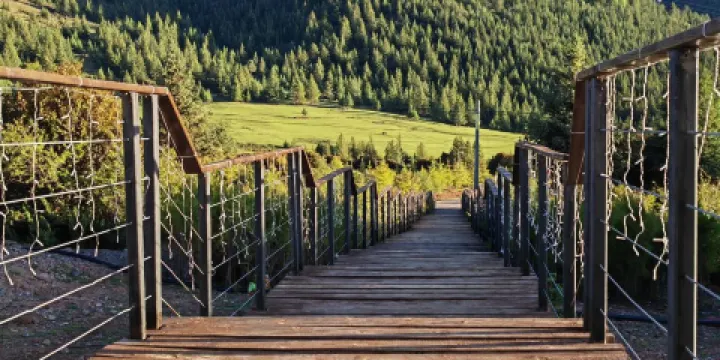 拉烏山灑咧營地