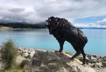 The Tahr Statue景点图片