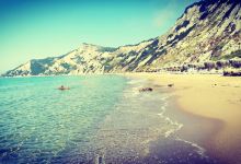 Arkoudilas Beach景点图片