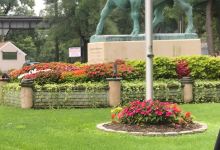 Whisper the Bull statue景点图片