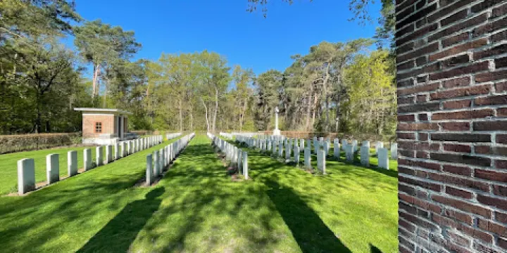 Valkenswaard War Cemetery