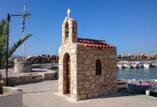 Kalives beach景点图片