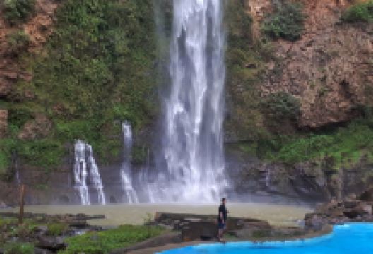 Sagpulon Falls景点图片