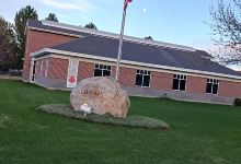 Larsen-Sant Public Library景点图片