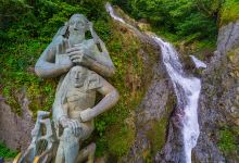 The path through Georgia - sculpture garden景点图片